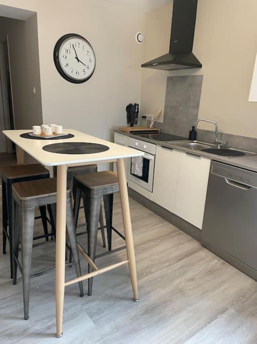 Maison Du Bourg Pasteur Le Moulinaud Bagian luar foto